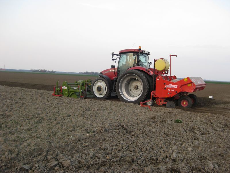 13 april 2009; suikerbieten en uien zaaien, aardappels poten