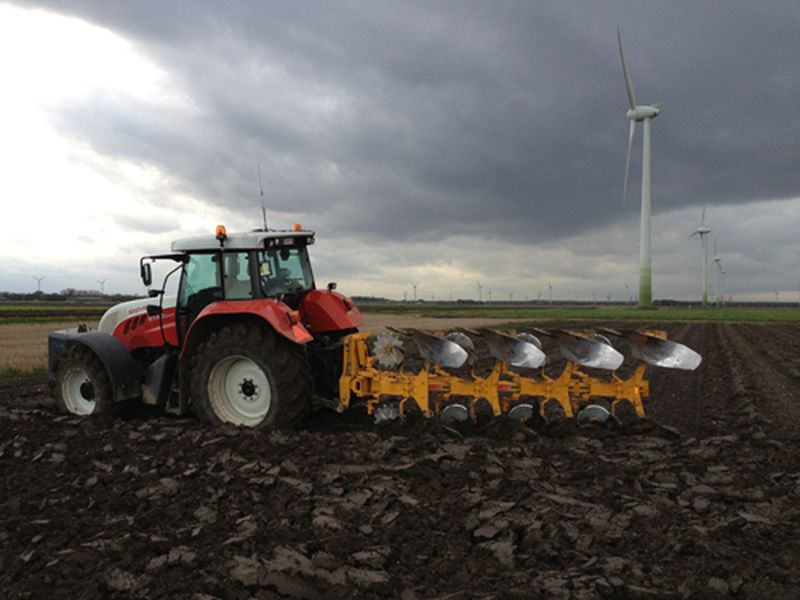 Harrysfarm-Swifterbant-Flevoland-jaaroverzicht 2012-ploeg2