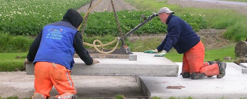 30 juni 2007; oprit in beton leggen