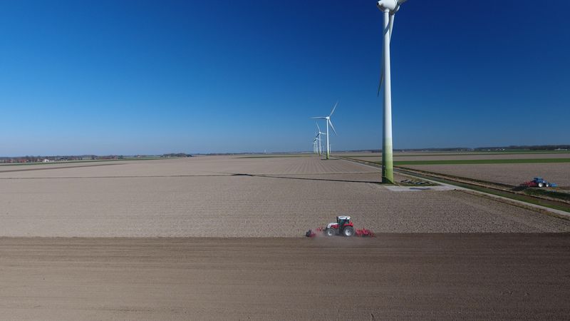27 maart 2017; zaaibedbereiding uien-en suikerbietenland