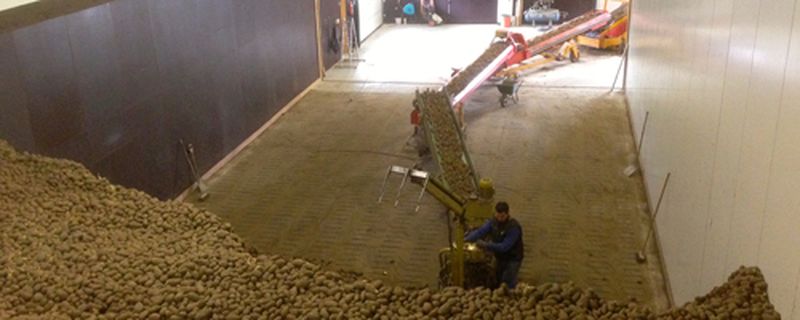 5 mei 2015; 10 vrachten aardappels afleveren