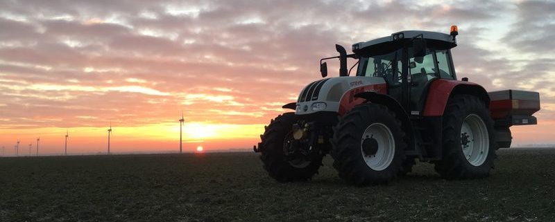 8 februari 2018; KAS zwavel strooien op wintertarwe