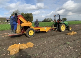 25 oktober 2019; uien proefveld Seminis laden