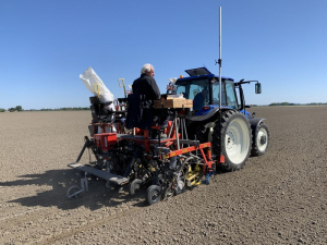 6 en 7 mei 2020; suikerbieten proefveld zaaien