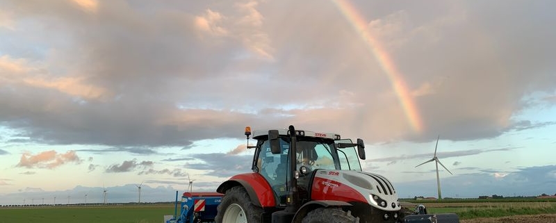 28 augustus 2021; zaaien groenbemester in tarwestoppel